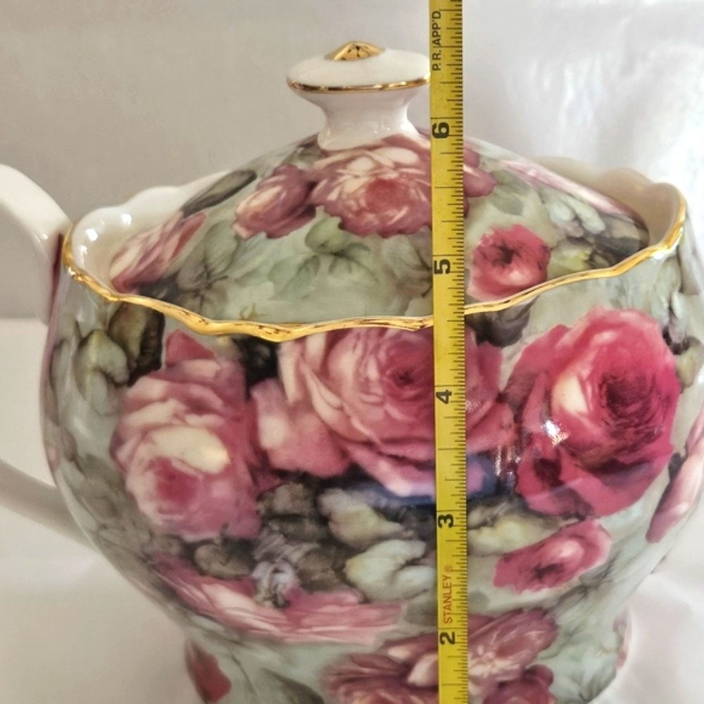 Wow - Roses! Grace's Teaware Teapot - Picture 12 of 15